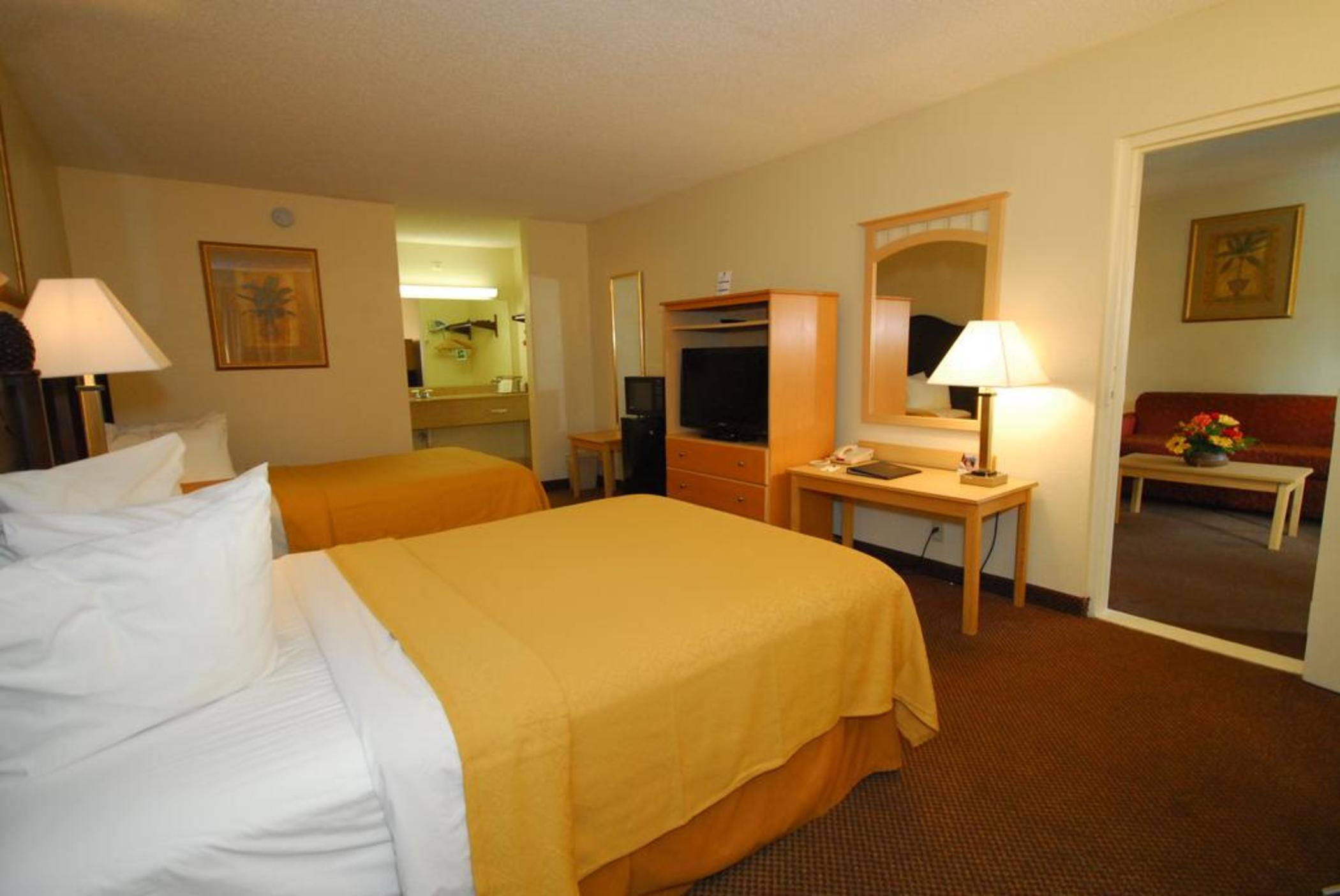 Quality Inn & Suites Eastgate 基西米 外观 照片
