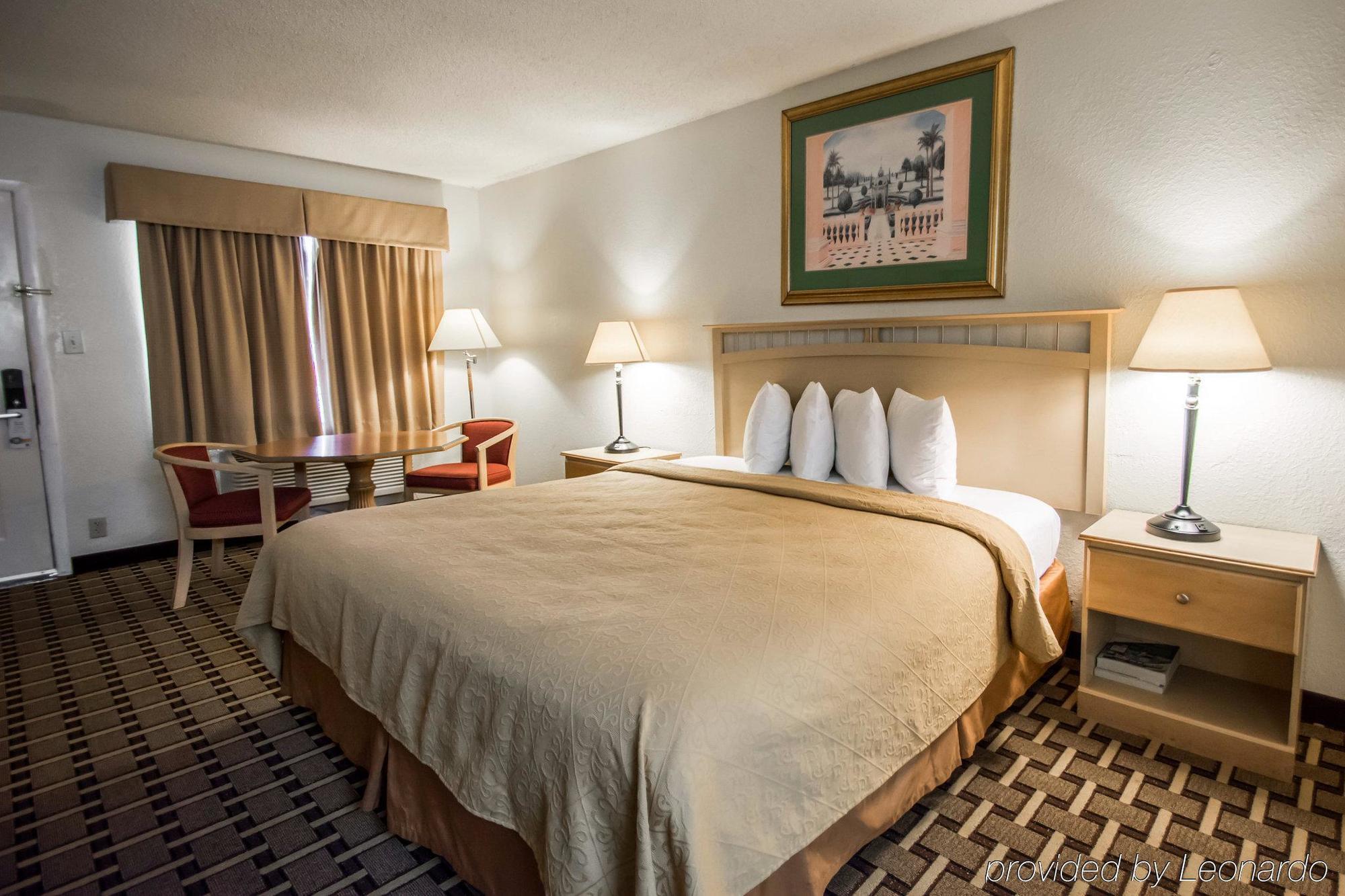 Quality Inn & Suites Eastgate 基西米 外观 照片