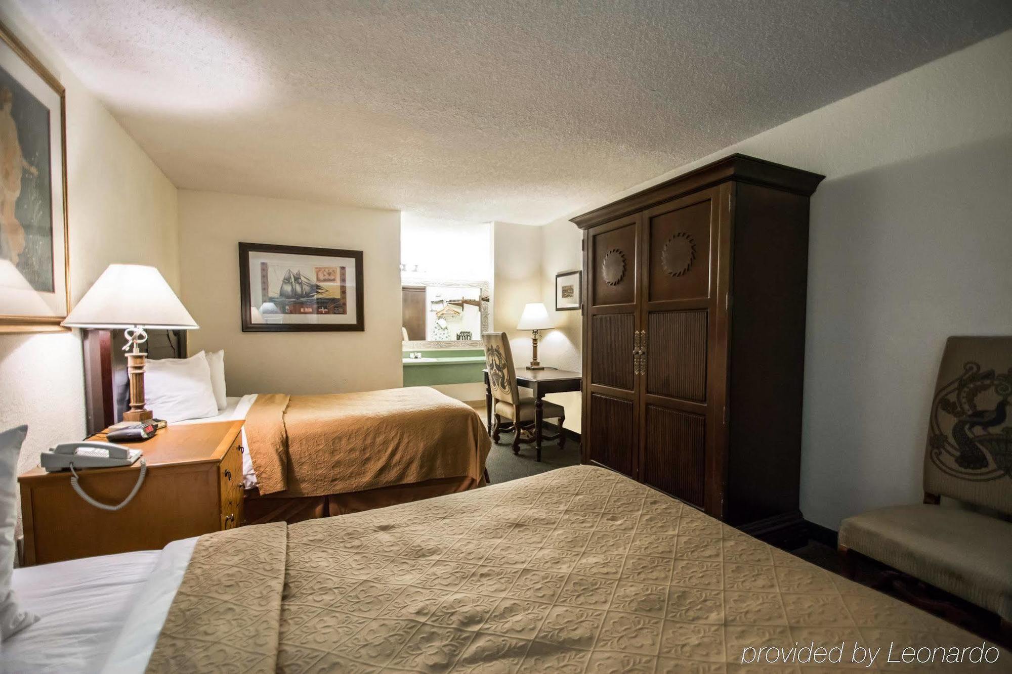 Quality Inn & Suites Eastgate 基西米 外观 照片