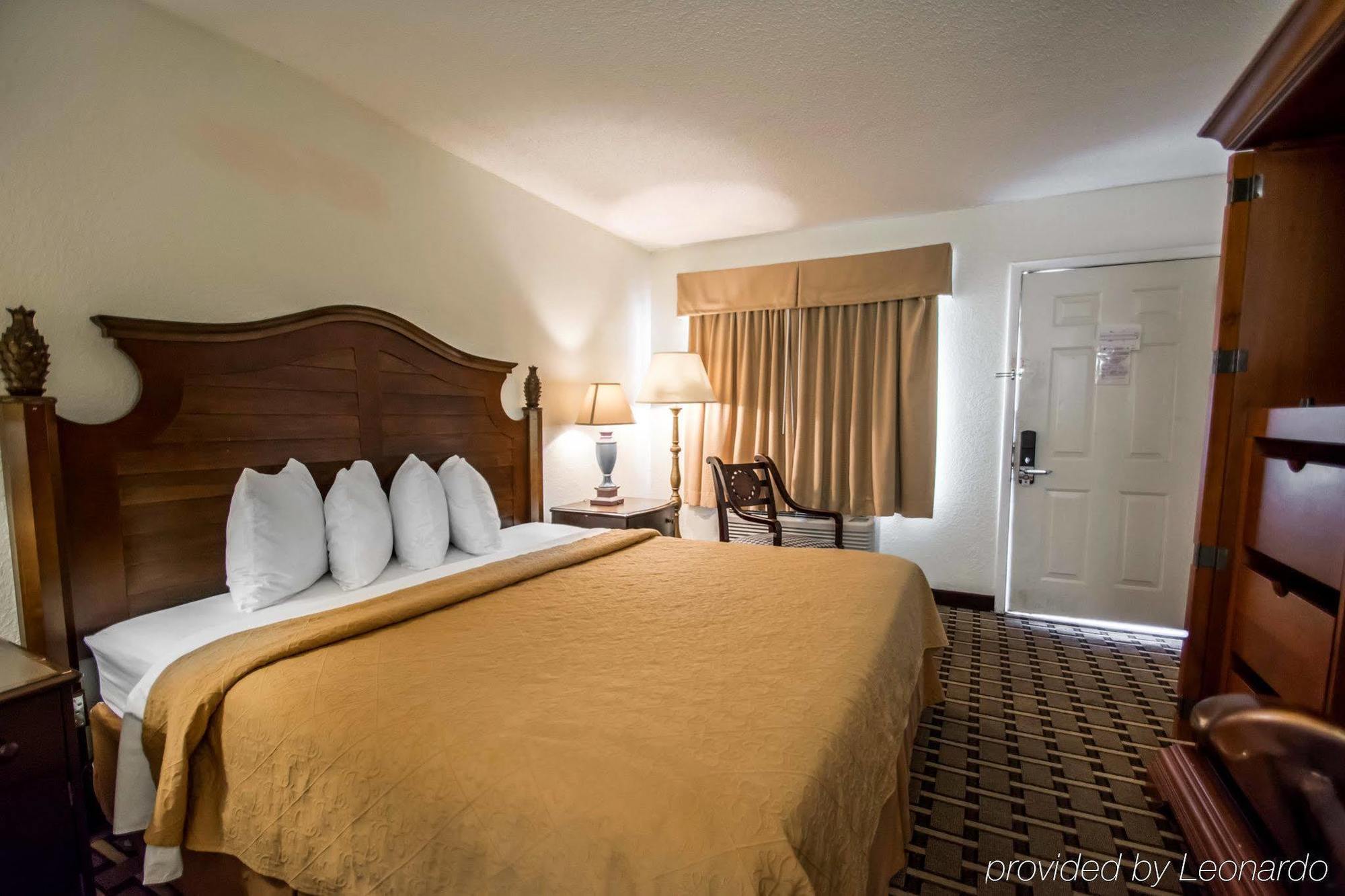 Quality Inn & Suites Eastgate 基西米 外观 照片