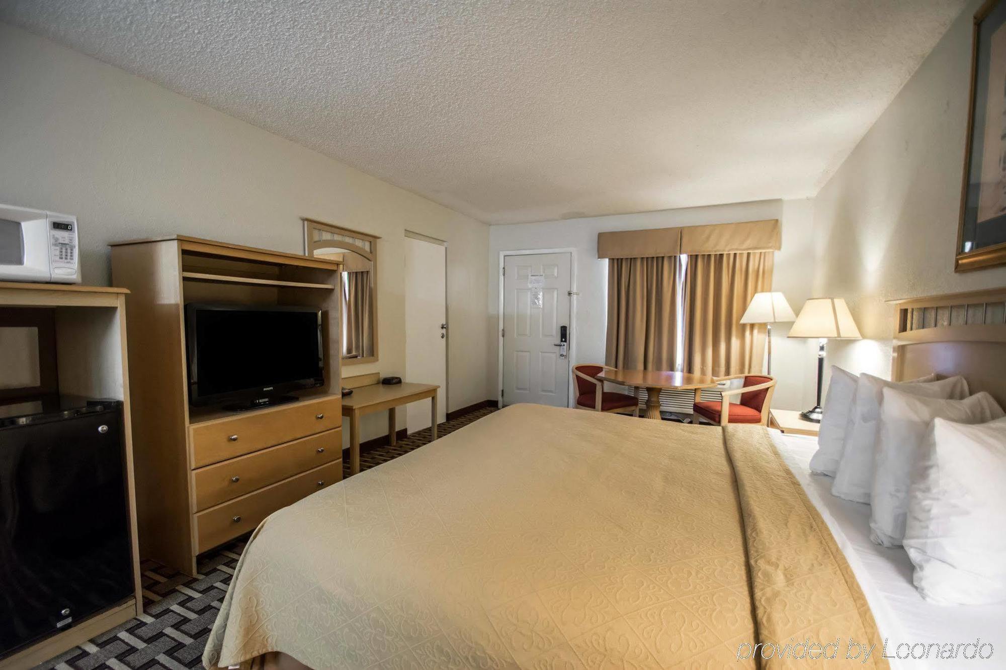 Quality Inn & Suites Eastgate 基西米 外观 照片