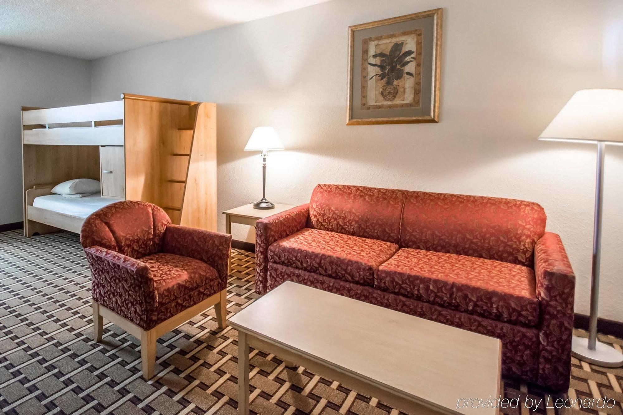 Quality Inn & Suites Eastgate 基西米 外观 照片