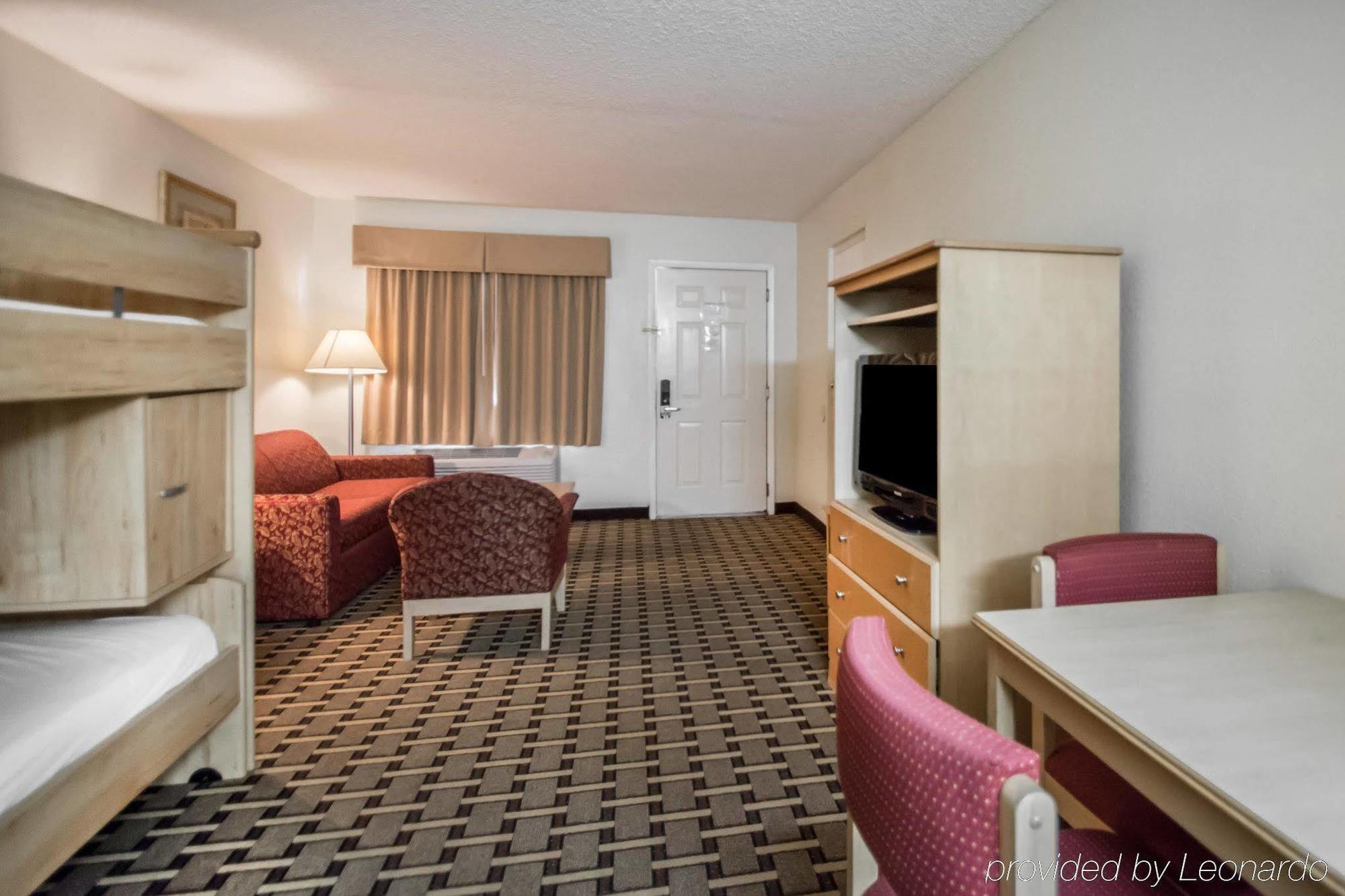 Quality Inn & Suites Eastgate 基西米 外观 照片