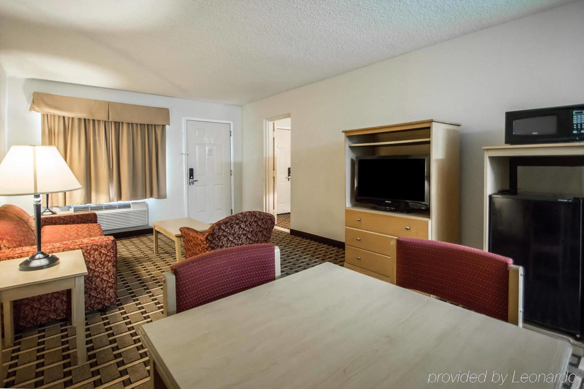 Quality Inn & Suites Eastgate 基西米 外观 照片