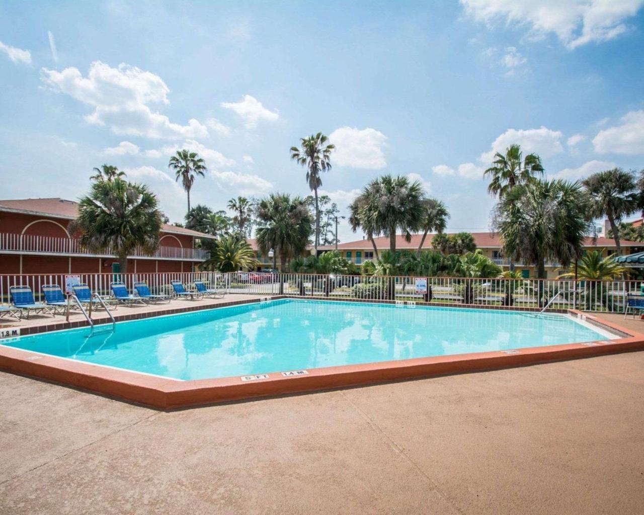 Quality Inn & Suites Eastgate 基西米 外观 照片