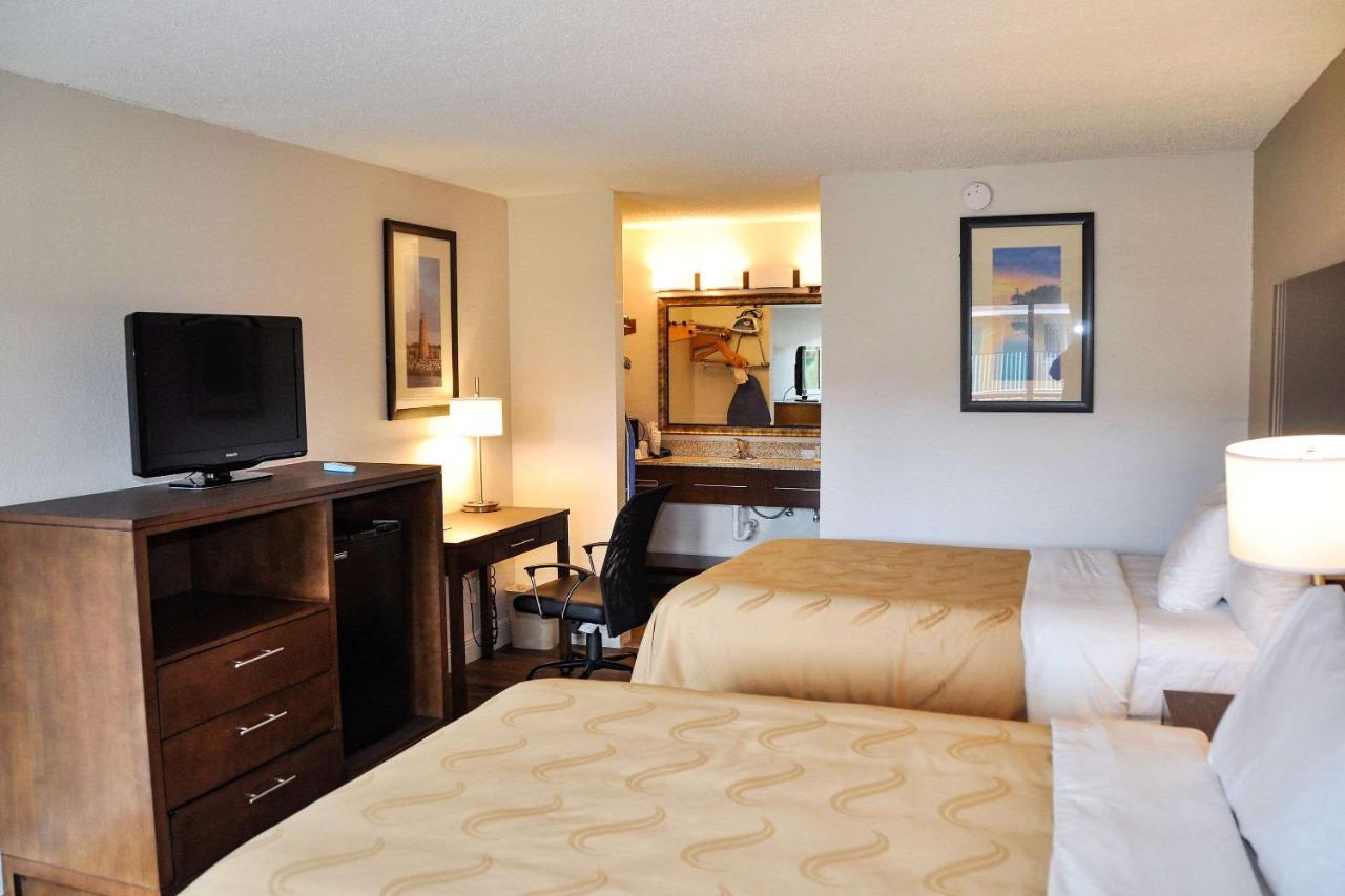 Quality Inn & Suites Eastgate 基西米 外观 照片