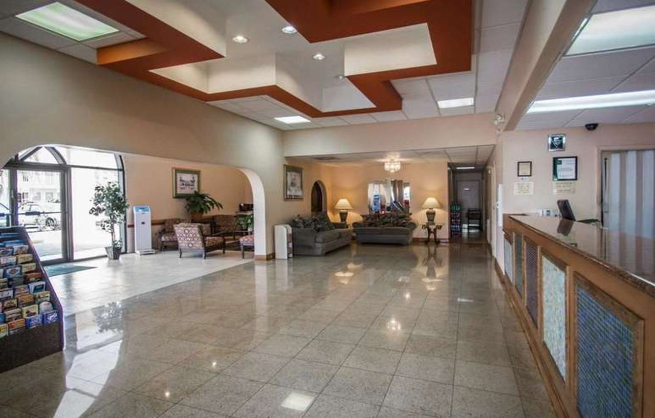 Quality Inn & Suites Eastgate 基西米 外观 照片